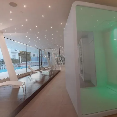 Luxury Pool, Spa, Gym *