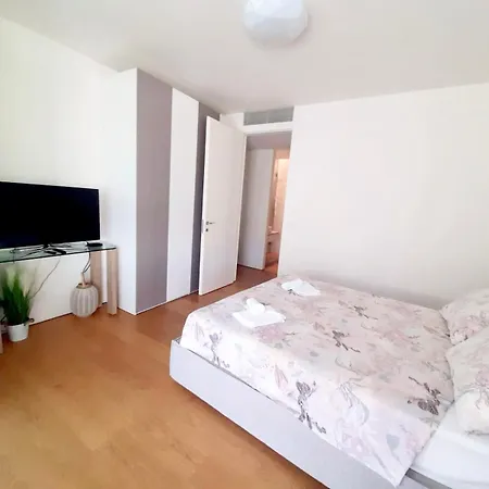 Luxury Pool, Spa, Gym Apartment Lido di Jesolo