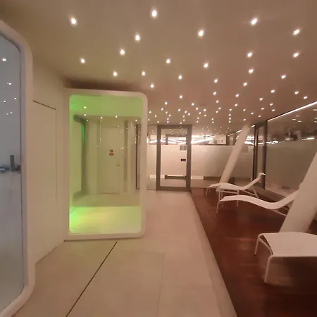 Luxury Pool, Spa, Gym